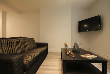 6 bed flat, Huntsmoor House, Spital Tongues, Newcastle, NE24ND - Image 2